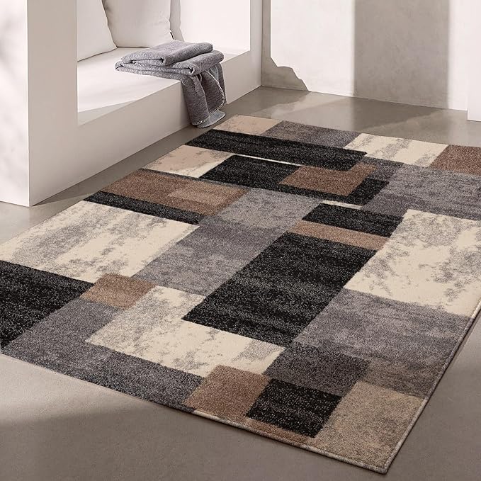 Modern geometric area rug in neutral tones