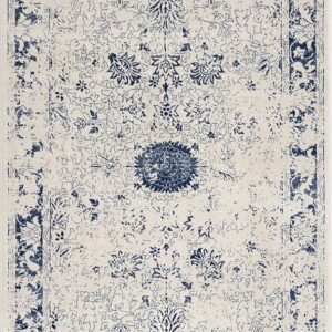 Elegant vintage floral patterned area rug