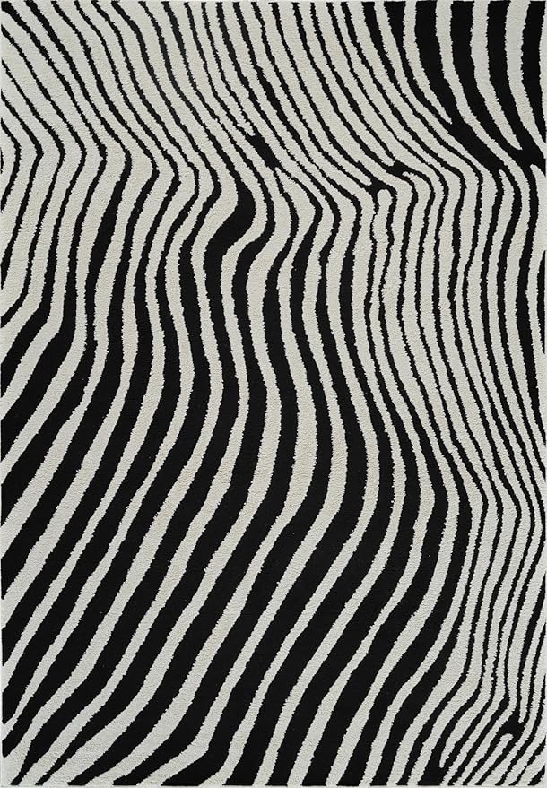 Abstract wavy black and white lines pattern