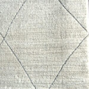 Beige rug with diamond pattern