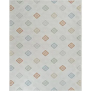 Patterned rug with geometric diamond shapes