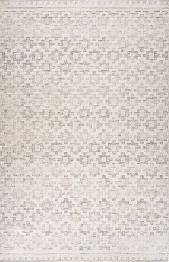 Geometric patterned beige and gray rug.